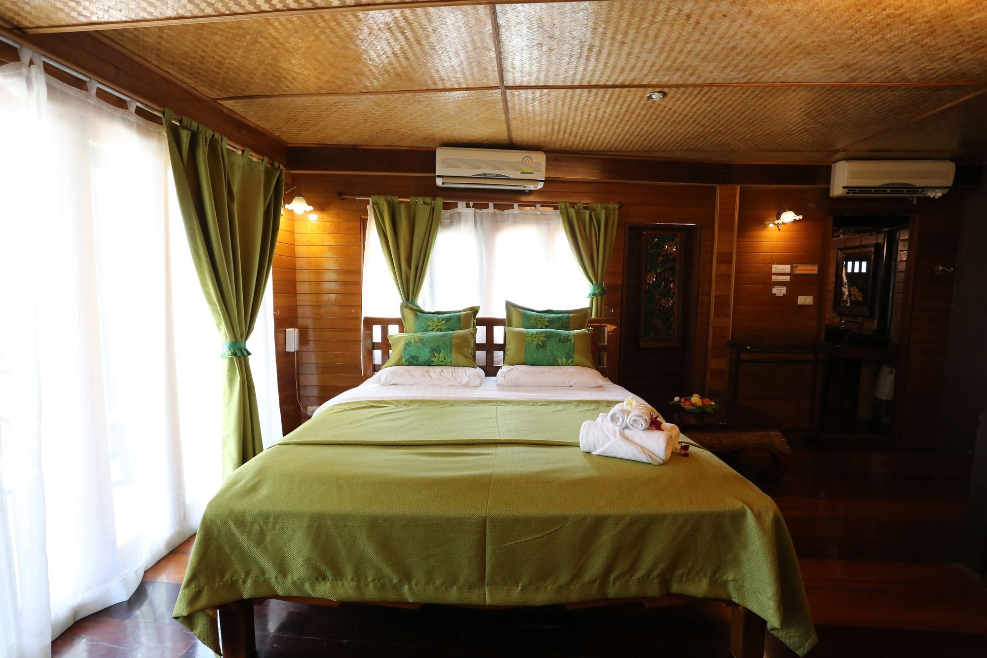 Kaengkrachan Boathouse Paradise Resort Kaeng Kachan Ngoại thất bức ảnh